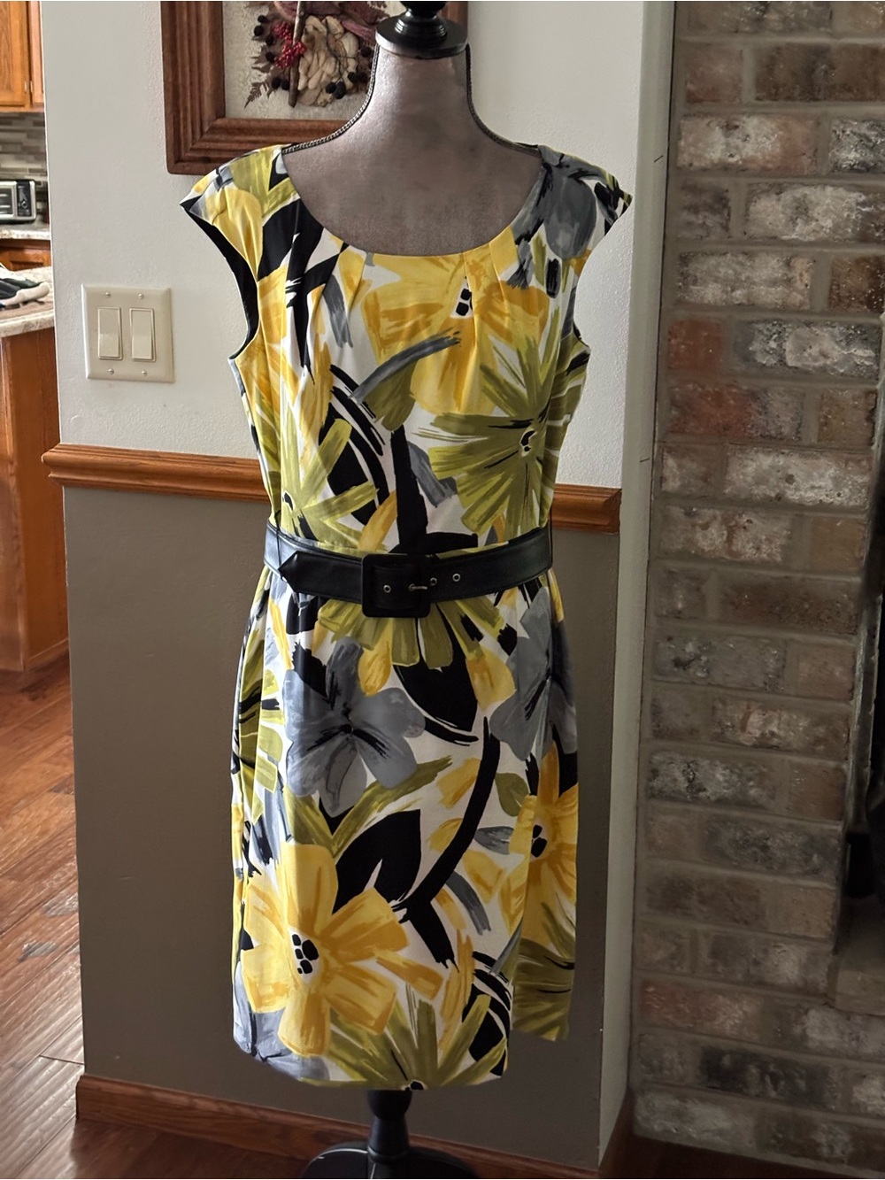 Alyx Yellow Floral Cap-Sleeve Sheath Dress with Black Belt